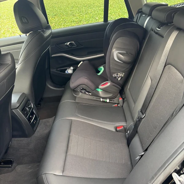 Taxi BMW Série 3 La Queue-lez-Yvelines